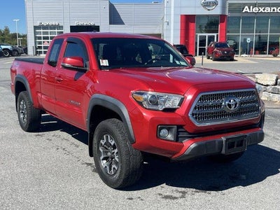 2017 Toyota Tacoma TRD Off Road Access Cab 6' Bed V6 4x4 AT (Natl)
