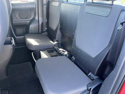 2017 Toyota Tacoma TRD Off Road Access Cab 6' Bed V6 4x4 AT (Natl)