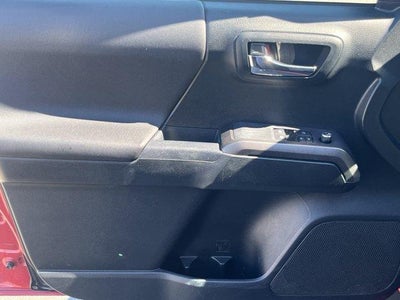 2017 Toyota Tacoma TRD Off Road Access Cab 6' Bed V6 4x4 AT (Natl)