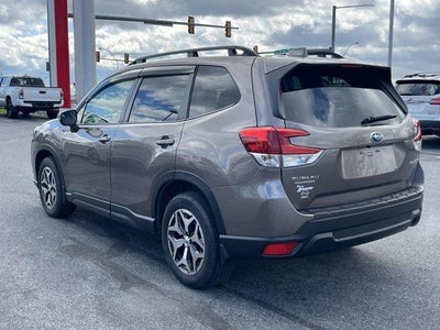 2022 Subaru Forester Premium CVT