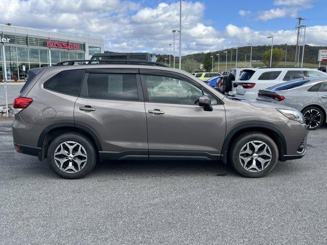 2022 Subaru Forester Premium CVT