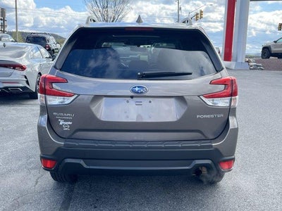 2022 Subaru Forester Premium CVT