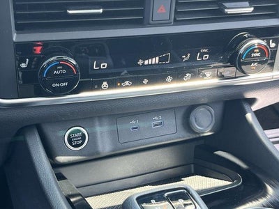 2023 Nissan Rogue AWD SV