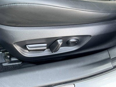 2024 Toyota Prius XLE AWD (Natl)