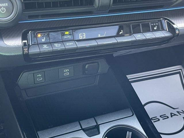 2024 Toyota Prius XLE AWD (Natl)