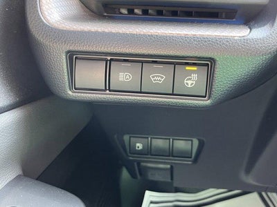 2024 Toyota Prius XLE AWD (Natl)