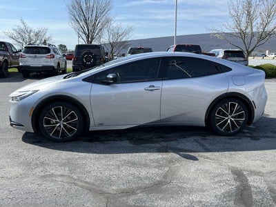 2024 Toyota Prius XLE AWD (Natl)