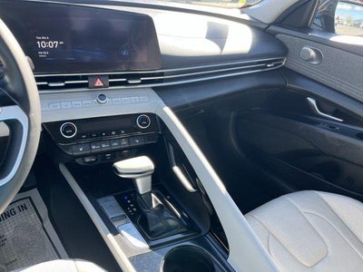 2022 Hyundai ELANTRA Limited IVT