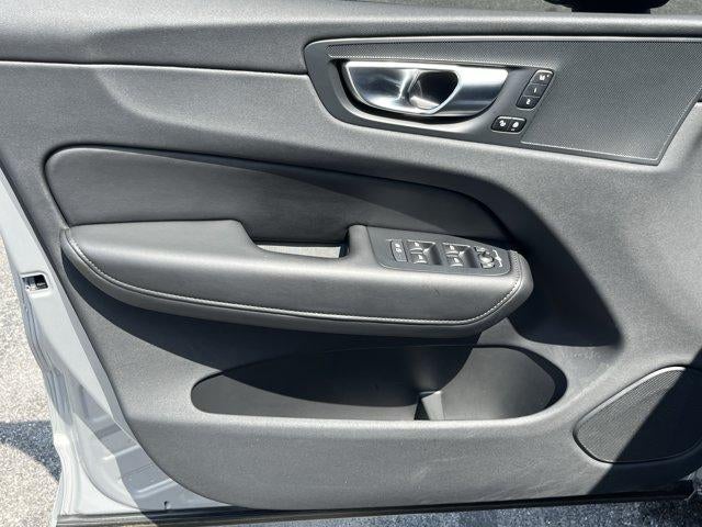 2025 Volvo XC60 B5 AWD Plus