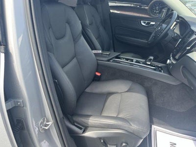 2025 Volvo XC60 B5 AWD Plus
