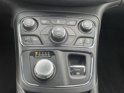 2015 Chrysler 200 4dr Sdn S FWD