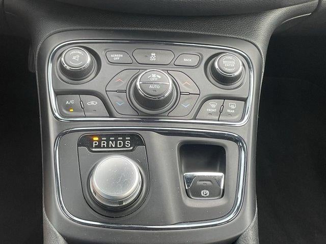 2015 Chrysler 200 4dr Sdn S FWD