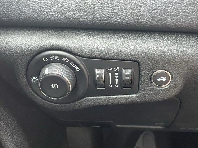 2015 Chrysler 200 4dr Sdn S FWD