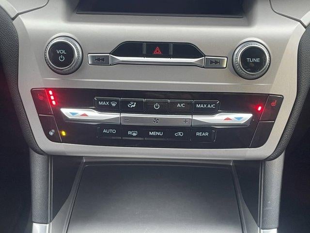 2024 Ford Explorer XLT 4WD