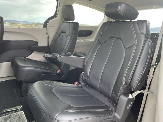 2024 Chrysler Pacifica Touring L FWD