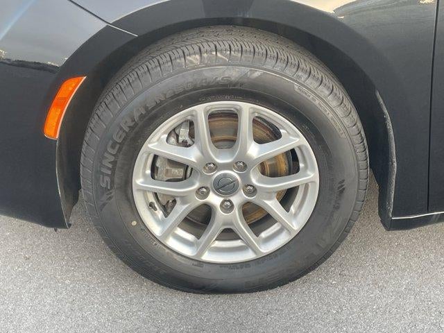 2022 Chrysler Voyager LX FWD