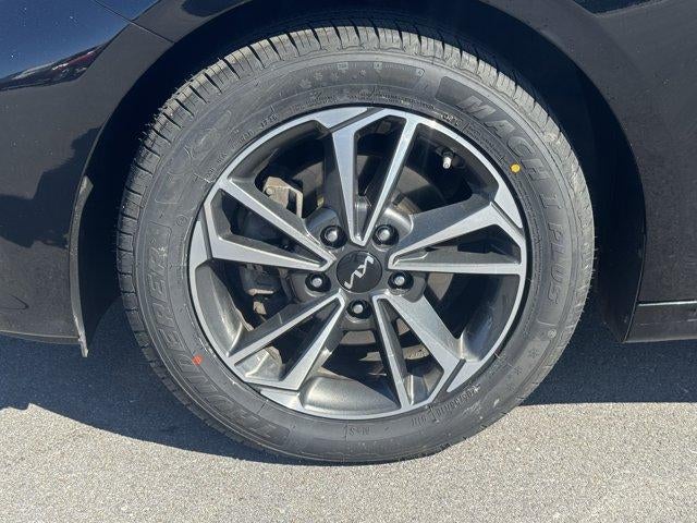 2023 Kia Forte LXS IVT