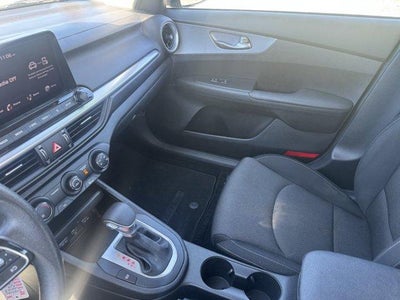 2023 Kia Forte LXS IVT
