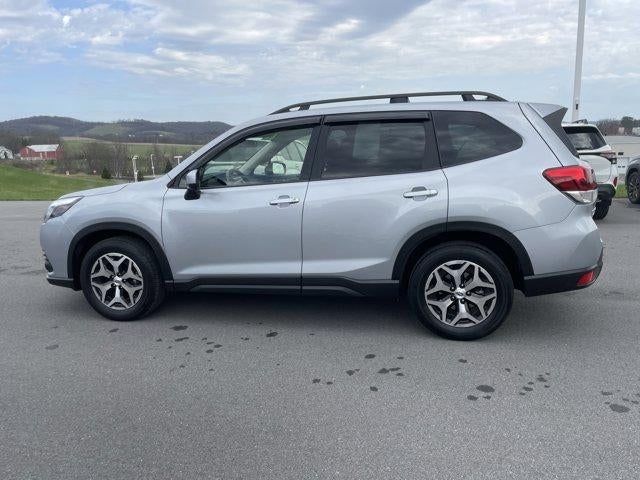 2023 Subaru Forester Premium CVT