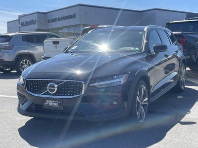 2025 Volvo V60 Cross Country B5 AWD Plus