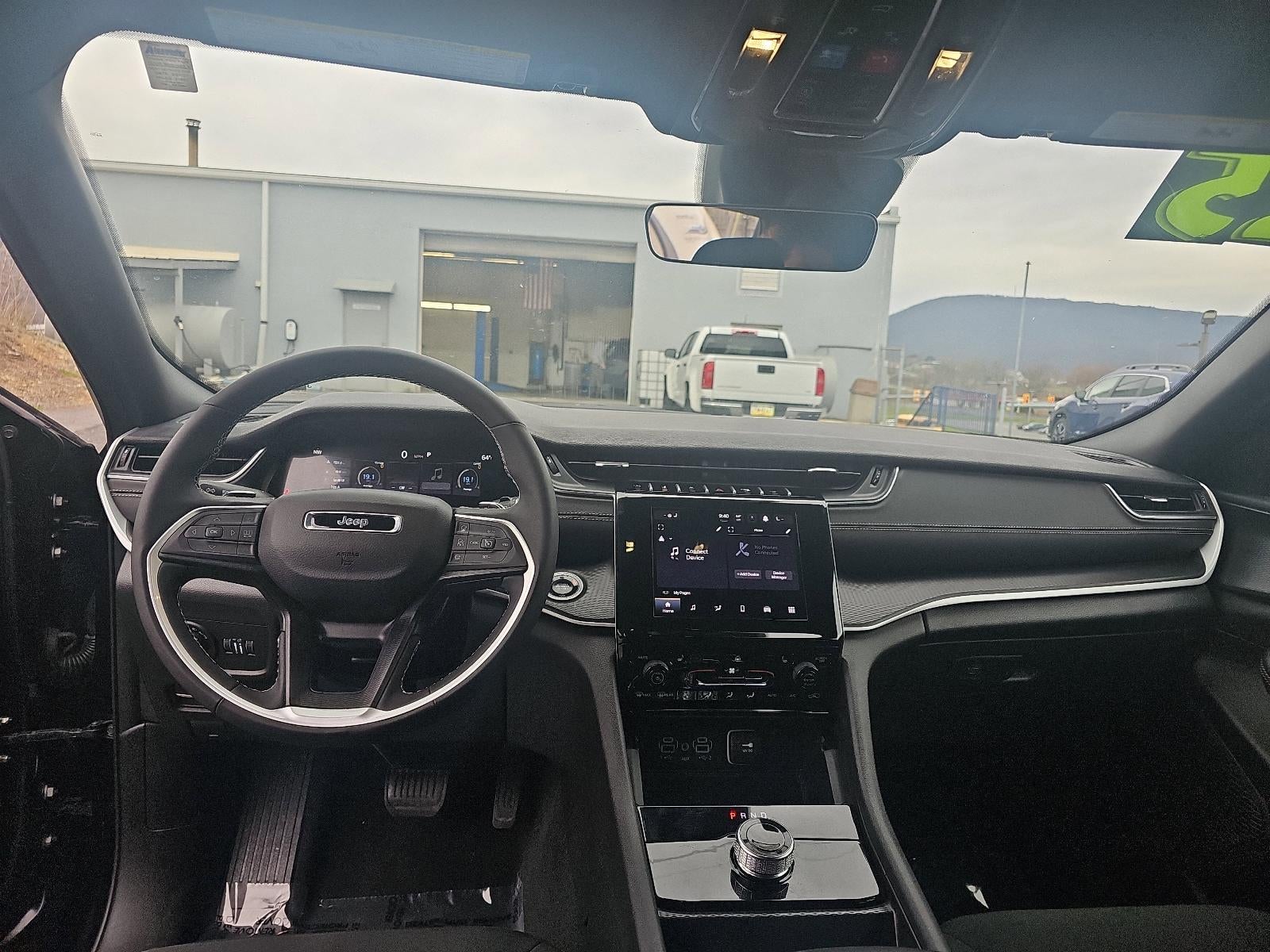 2025 Jeep Grand Cherokee Laredo X 4x4