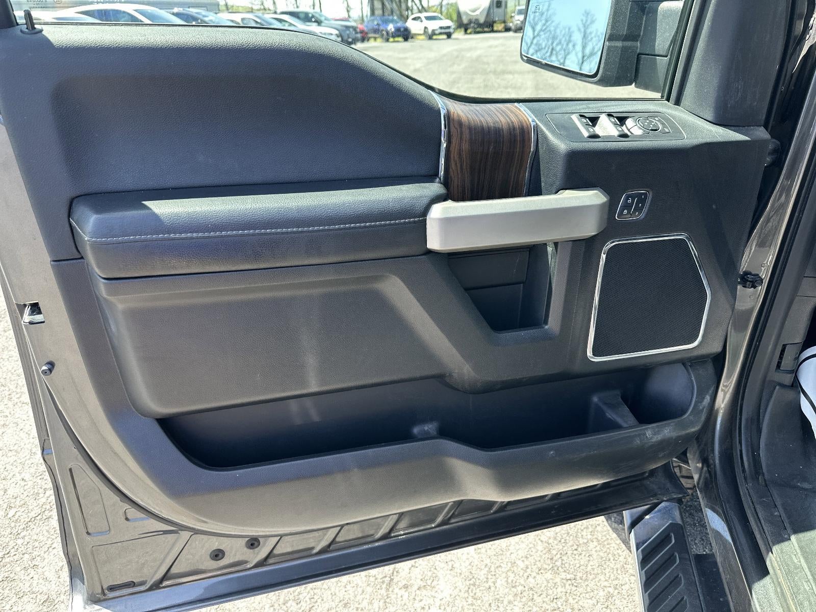 2017 Ford F-150 Lariat 4WD SuperCrew 5.5' Box