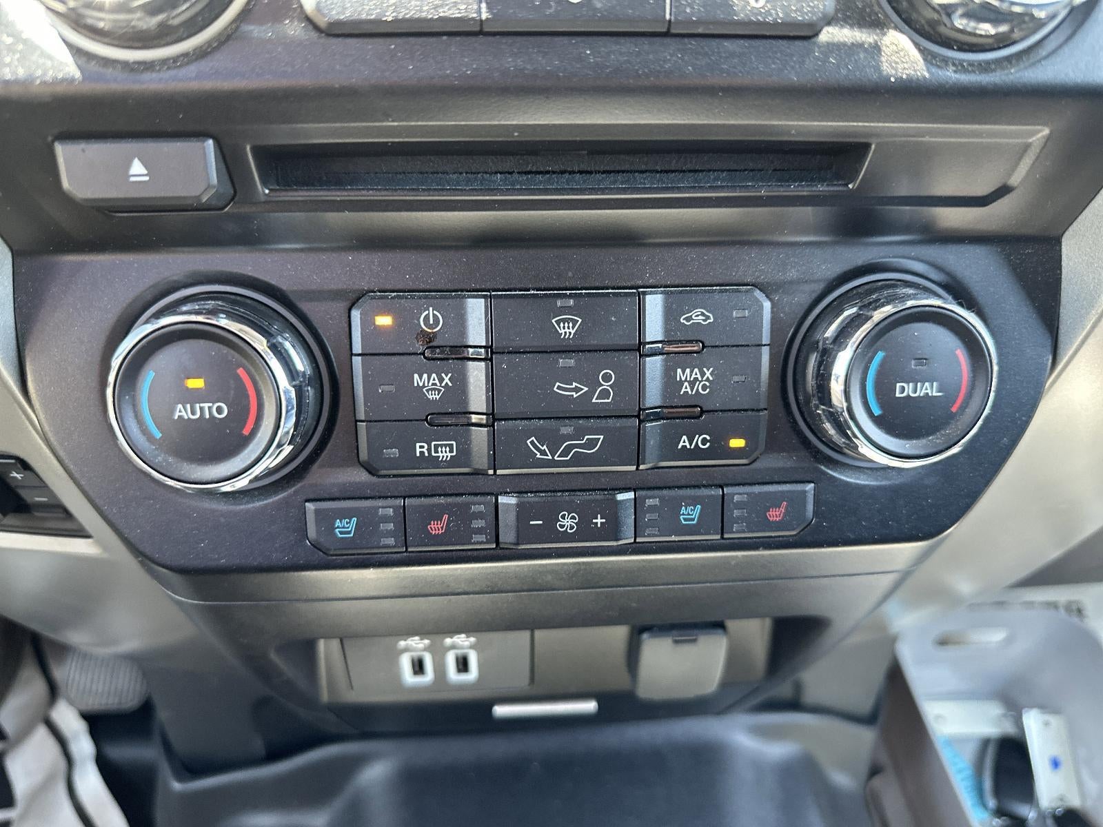 2017 Ford F-150 Lariat 4WD SuperCrew 5.5' Box