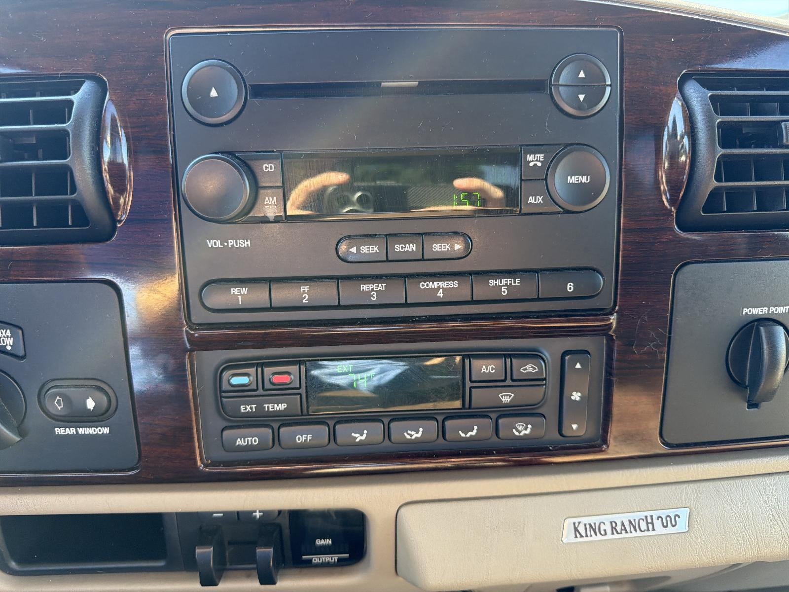 2005 Ford Super Duty F-350 DRW King Ranch