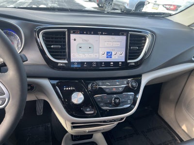 2024 Chrysler Pacifica Touring L FWD