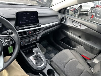 2024 Kia Forte LXS IVT