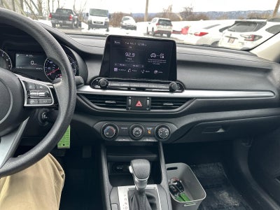 2024 Kia Forte LXS IVT