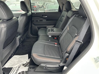 2024 Nissan Pathfinder Platinum 4WD