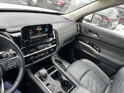 2024 Nissan Pathfinder Platinum 4WD