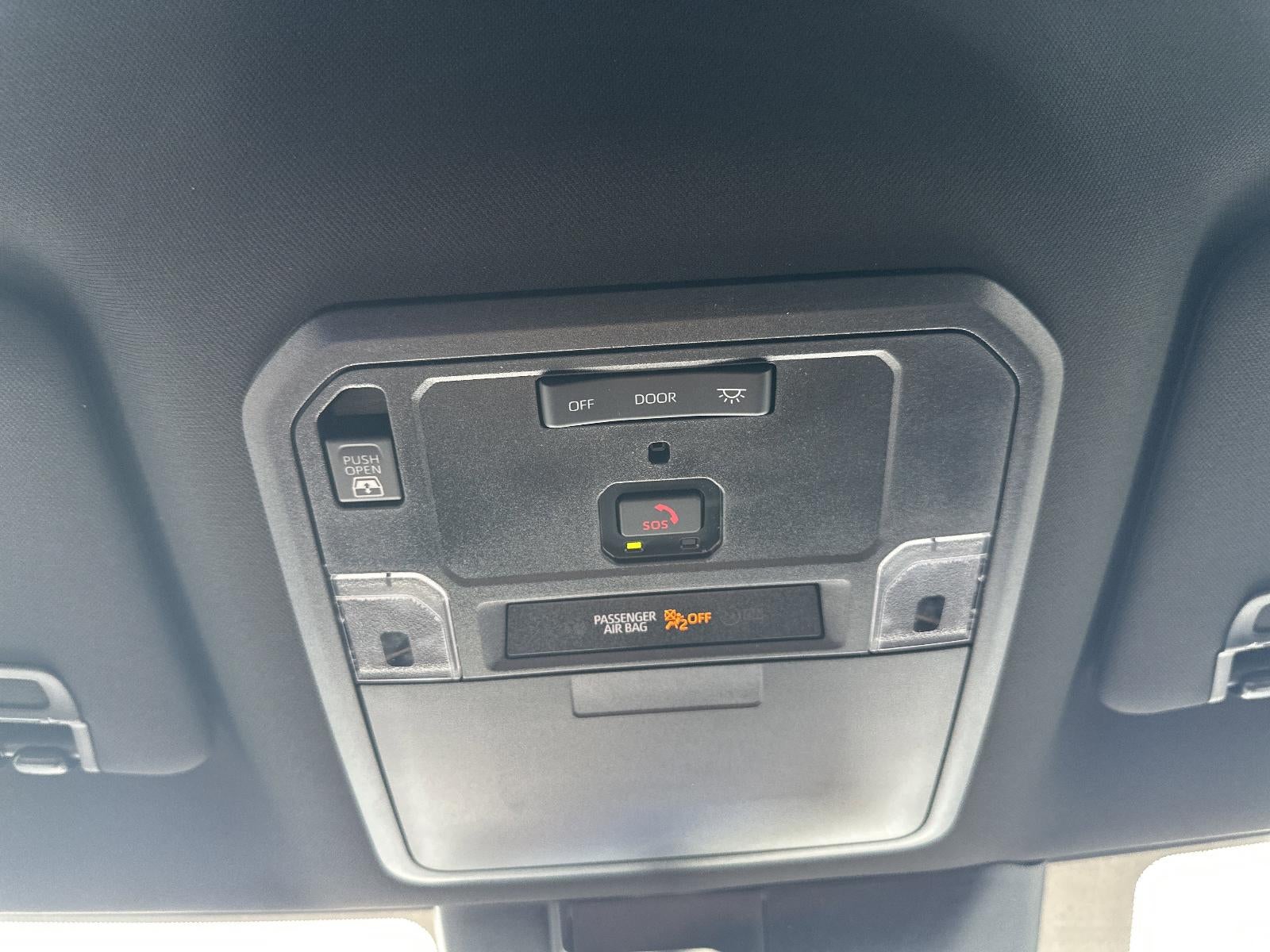 2025 Toyota Tundra 4WD 4WD SR5 CrewMax 5.5' Bed (SE)