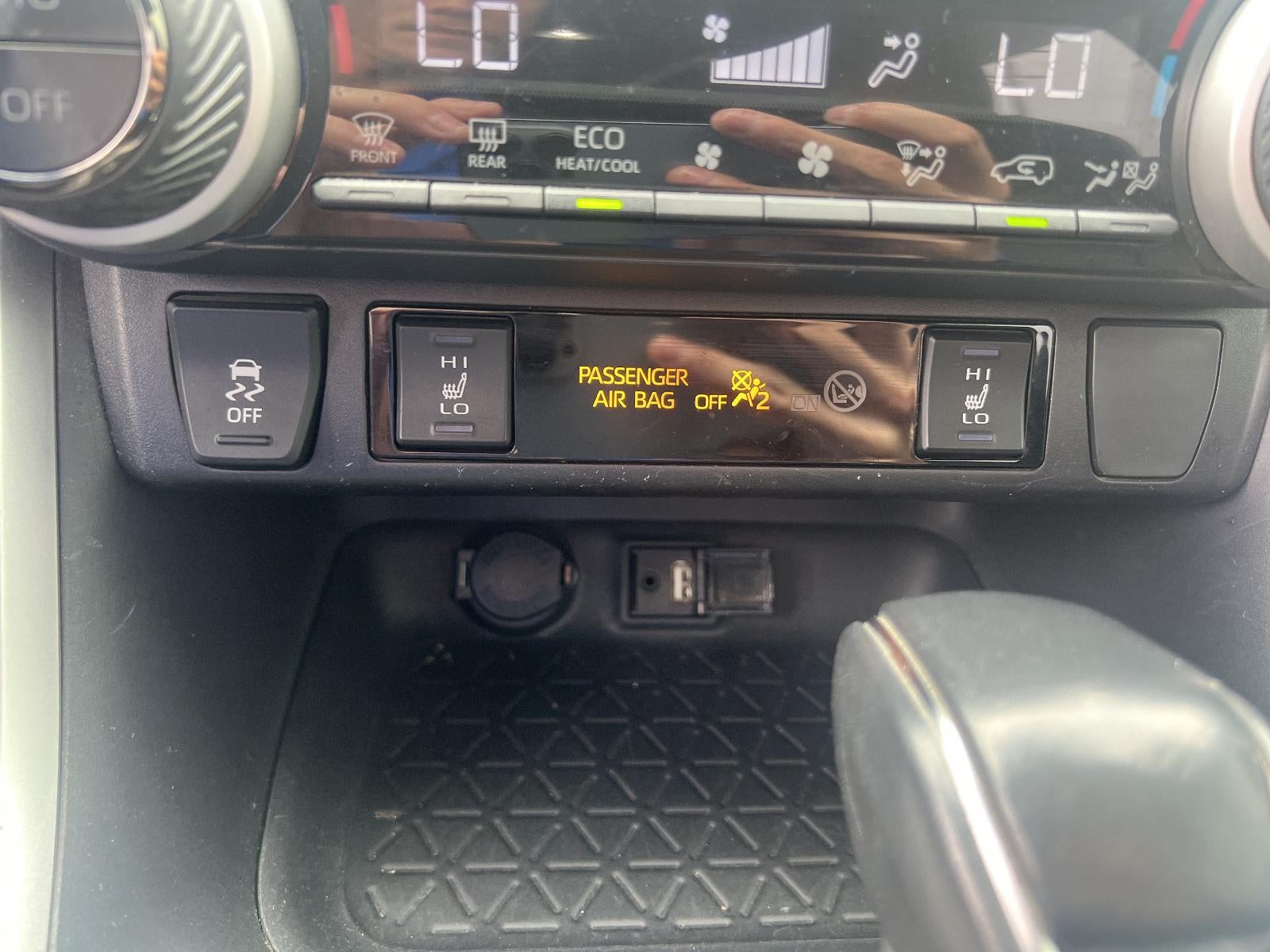 2019 Toyota RAV4 Hybrid XSE AWD (Natl)