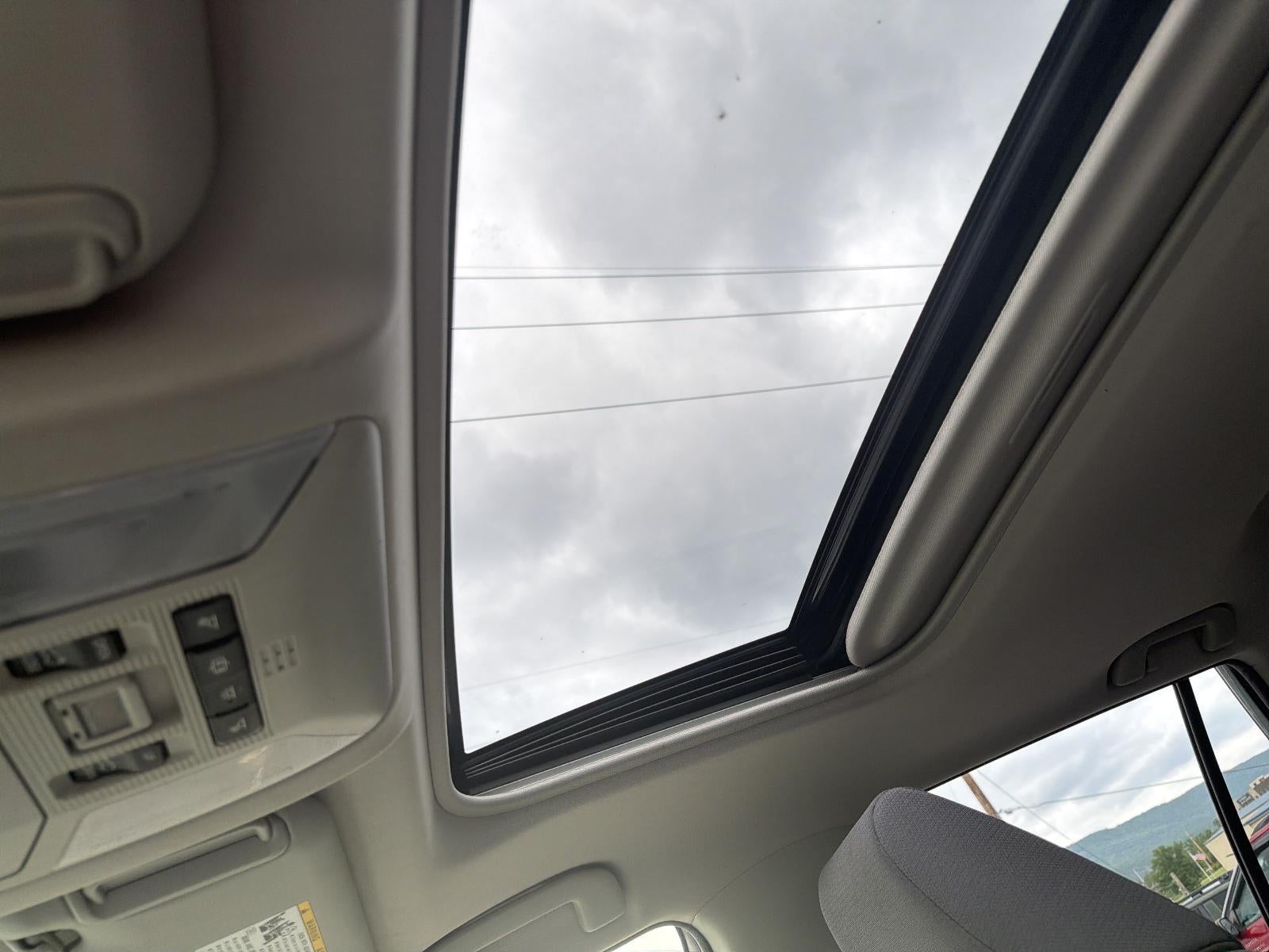 2019 Toyota RAV4 XLE AWD (Natl)