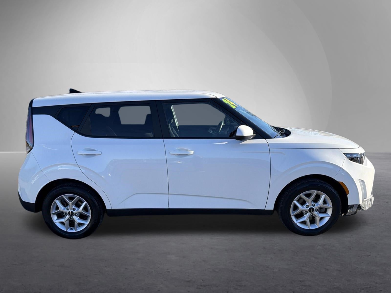 2024 Kia Soul LX IVT