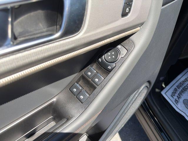 2026 Ford Explorer Active w/200A Pkg 4WD