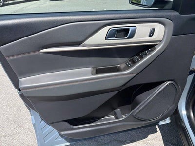 2026 Ford Explorer Active w/100A Pkg 4WD