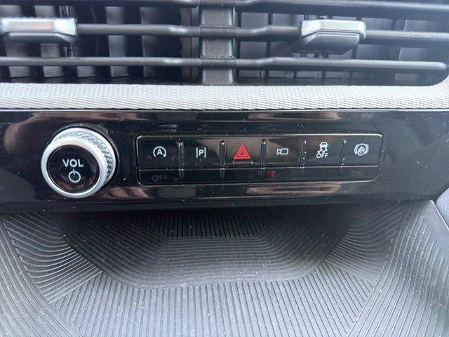2026 Ford Explorer Active w/100A Pkg 4WD