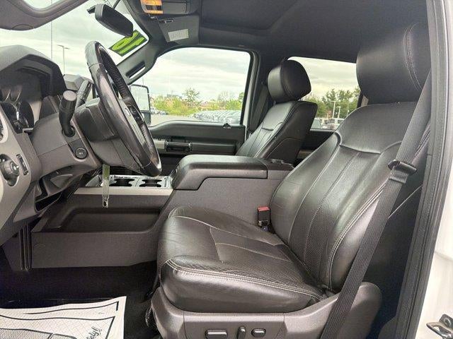 2016 Ford Super Duty F-450 DRW 4WD Crew Cab 8 Ft Box Lariat
