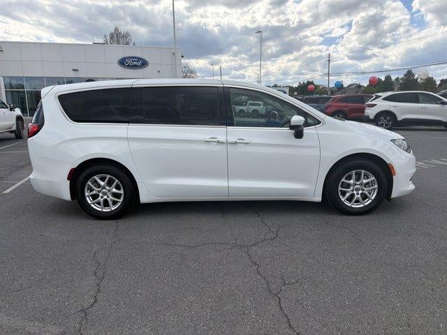 2023 Chrysler Voyager LX FWD