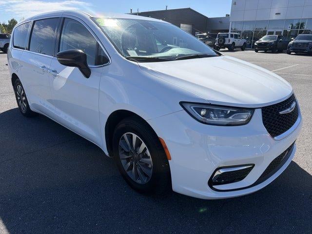 2024 Chrysler Pacifica PHEV