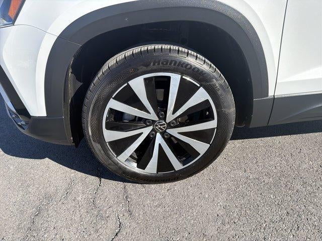 2024 Volkswagen Taos SE FWD