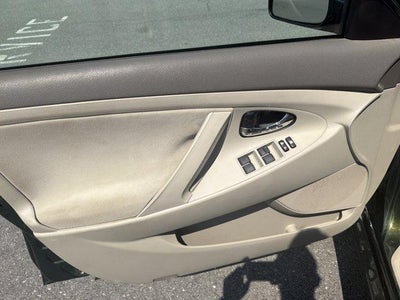 2011 Toyota Camry 4dr Sdn I4 Auto LE (Natl)