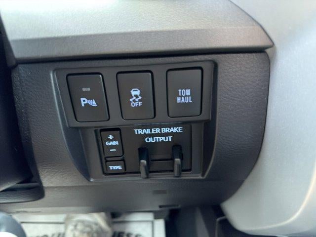 2016 Toyota Tundra 4WD Truck 4WD CrewMax Short Bed 5.7L SR5 (SE)