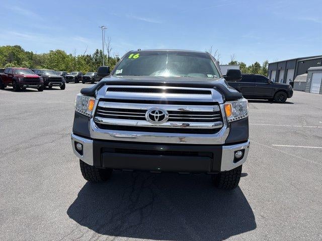 2016 Toyota Tundra 4WD Truck 4WD CrewMax Short Bed 5.7L SR5 (SE)