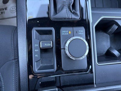 2025 Toyota Tundra 4WD 4WD SR5 CrewMax 5.5' Bed (SE)