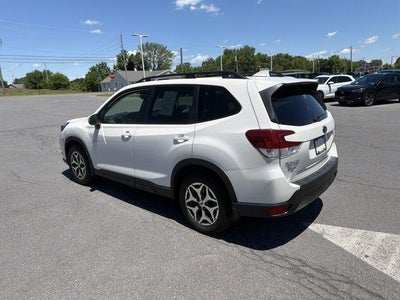 2022 Subaru Forester Premium CVT