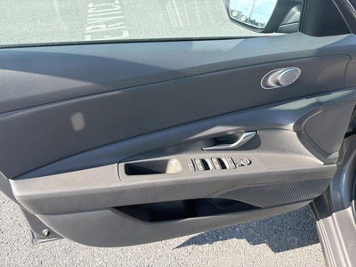 2023 Hyundai ELANTRA SEL IVT